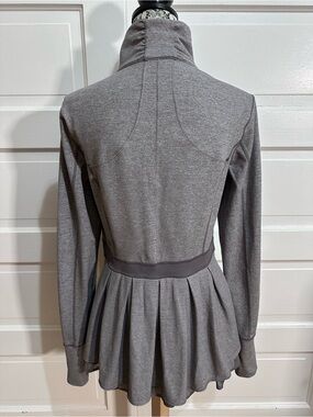RARE Lululemon Riding Jacket Size 10 Heathered Grey Peplum Ruffles